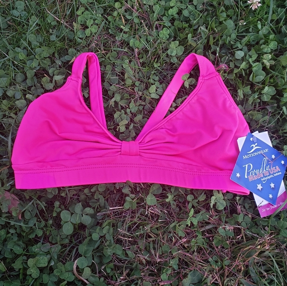 BNWT Motionwear Sports Bra/Top - Picture 1 of 4